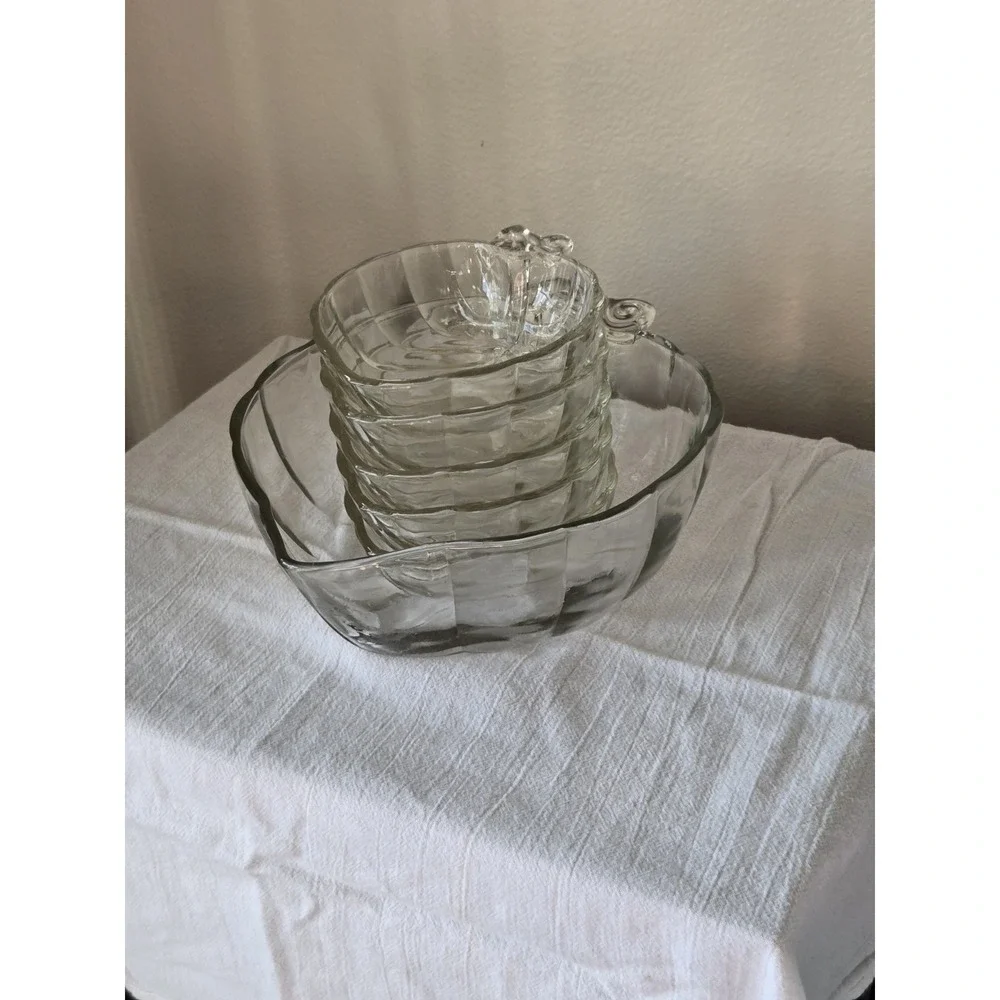 Vintage Clear Pressed Glass Leaf Bowl Set Large Serving Bowl‎ & 5 Dessert Bowls